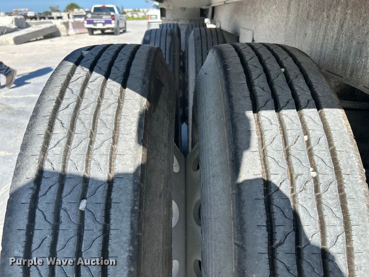 image for item DN6656 2009 Cornhusker 800 end dump pup trailer