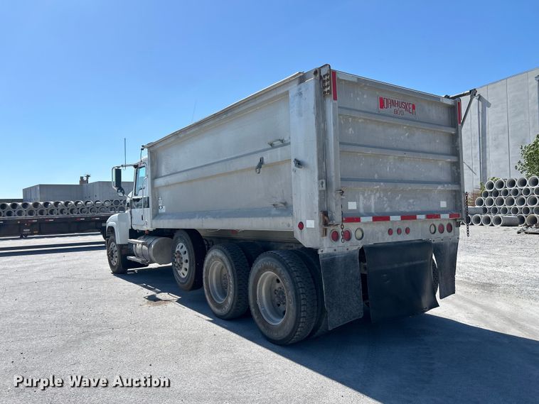 image for item DN6657 2009 Mack Pinnacle CHU613 dump truck