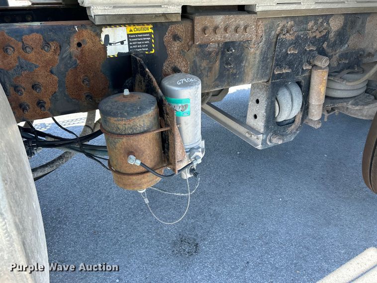 image for item DN6657 2009 Mack Pinnacle CHU613 dump truck