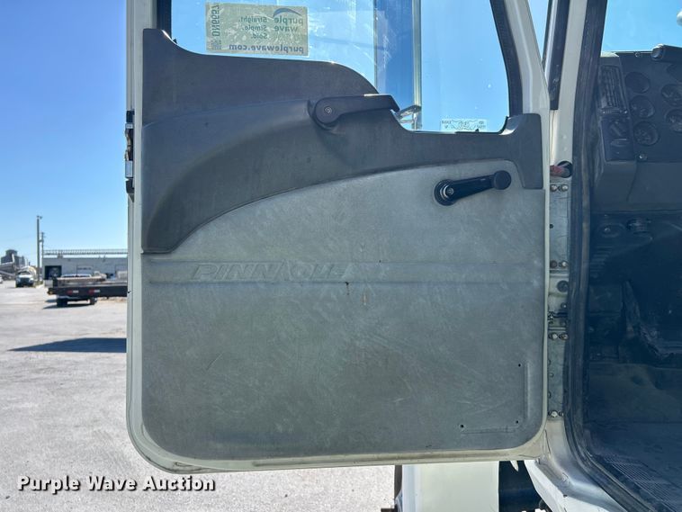 image for item DN6657 2009 Mack Pinnacle CHU613 dump truck