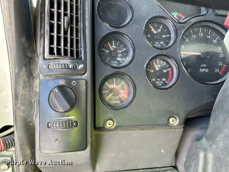 image for item DN6657 2009 Mack Pinnacle CHU613 dump truck