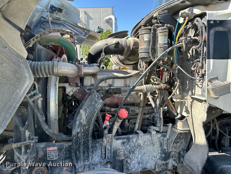 image for item DN6657 2009 Mack Pinnacle CHU613 dump truck