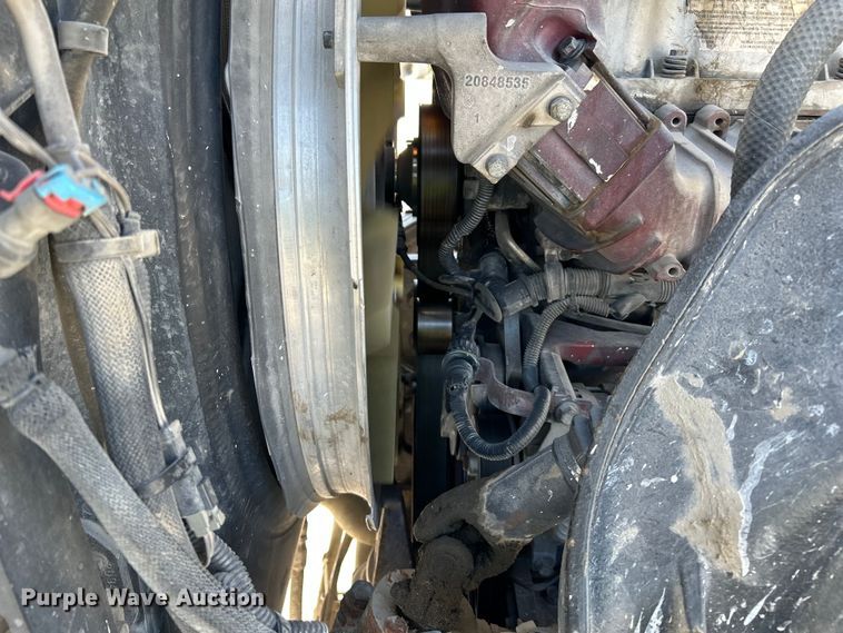 image for item DN6657 2009 Mack Pinnacle CHU613 dump truck