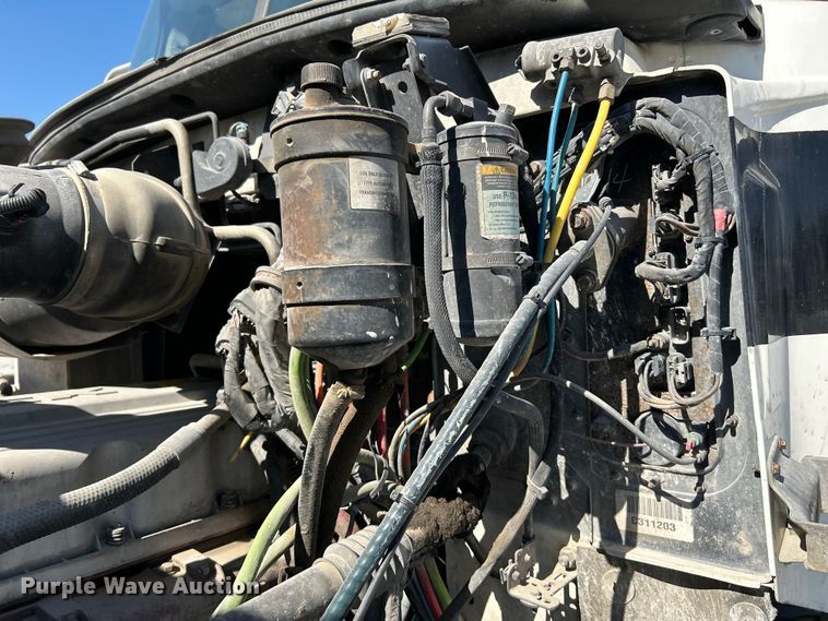image for item DN6657 2009 Mack Pinnacle CHU613 dump truck
