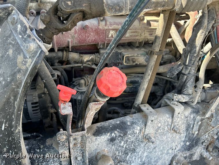 image for item DN6657 2009 Mack Pinnacle CHU613 dump truck