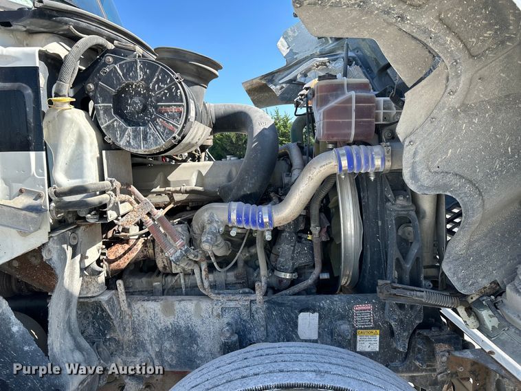 image for item DN6657 2009 Mack Pinnacle CHU613 dump truck