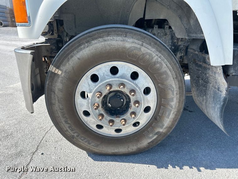 image for item DN6657 2009 Mack Pinnacle CHU613 dump truck