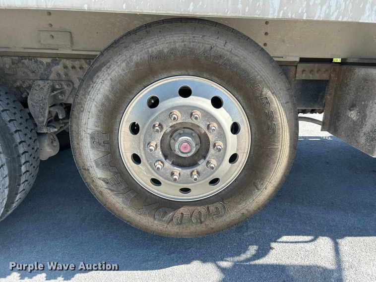 image for item DN6657 2009 Mack Pinnacle CHU613 dump truck