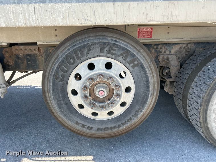 image for item DN6657 2009 Mack Pinnacle CHU613 dump truck