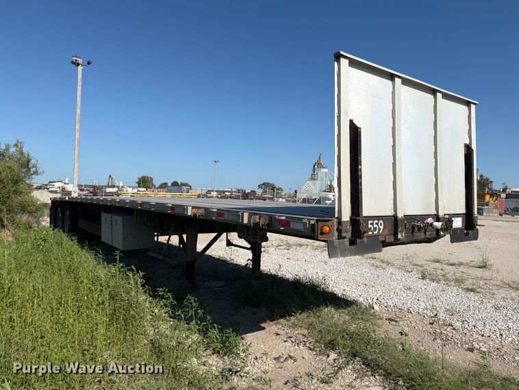 image for item DN6658 2002 Wabash flatbed trailer