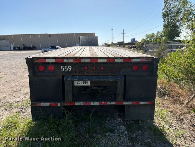 image for item DN6658 2002 Wabash flatbed trailer