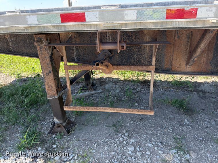 image for item DN6658 2002 Wabash flatbed trailer