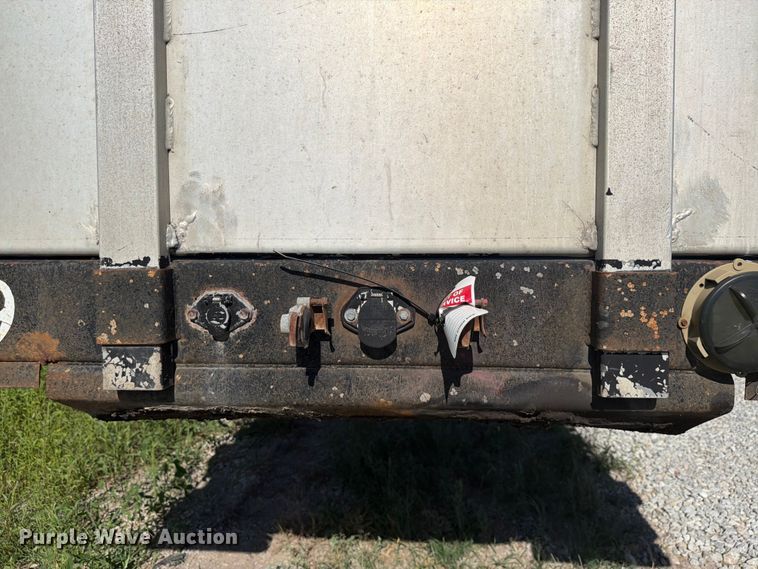 image for item DN6658 2002 Wabash flatbed trailer