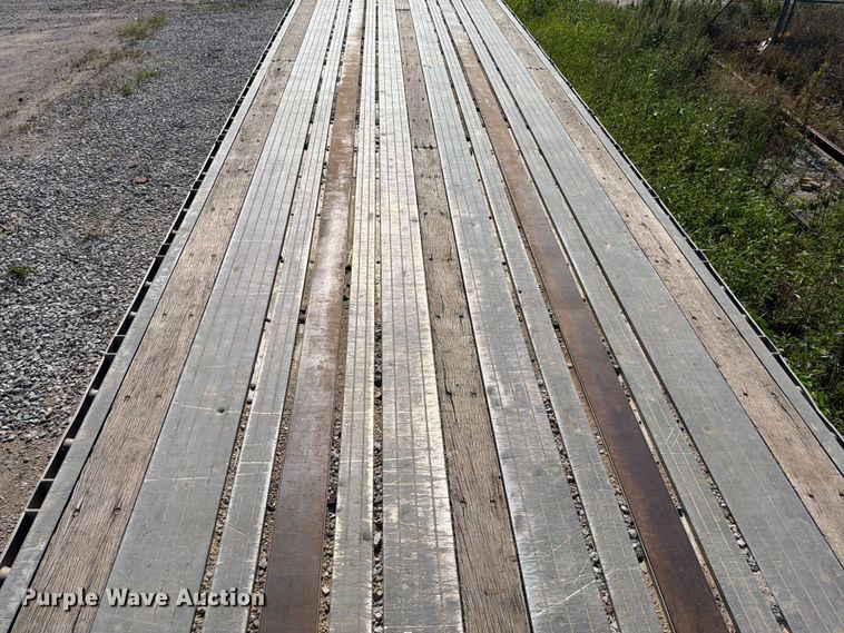 image for item DN6658 2002 Wabash flatbed trailer