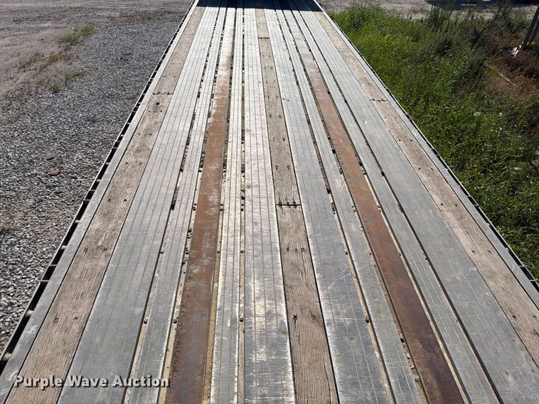 image for item DN6658 2002 Wabash flatbed trailer