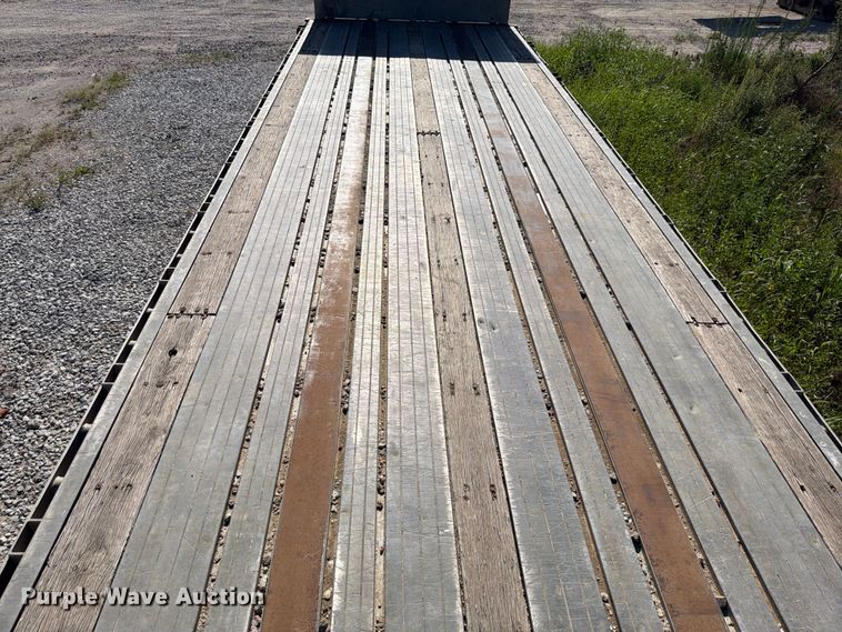 image for item DN6658 2002 Wabash flatbed trailer