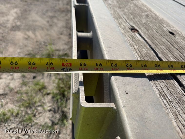 image for item DN6658 2002 Wabash flatbed trailer
