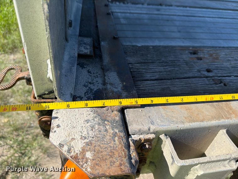 image for item DN6658 2002 Wabash flatbed trailer