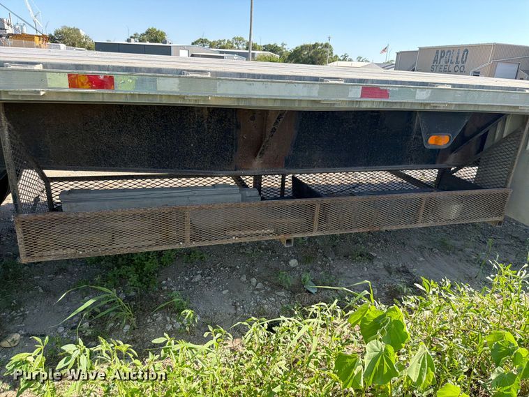 image for item DN6658 2002 Wabash flatbed trailer