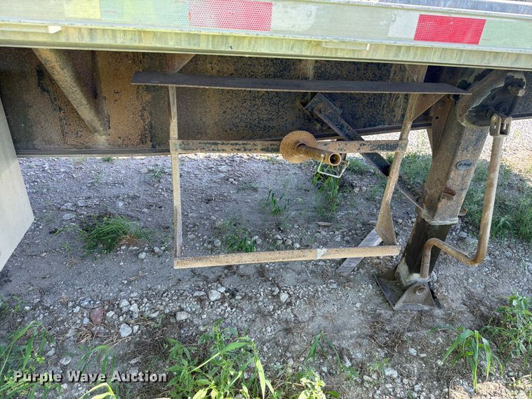 image for item DN6658 2002 Wabash flatbed trailer