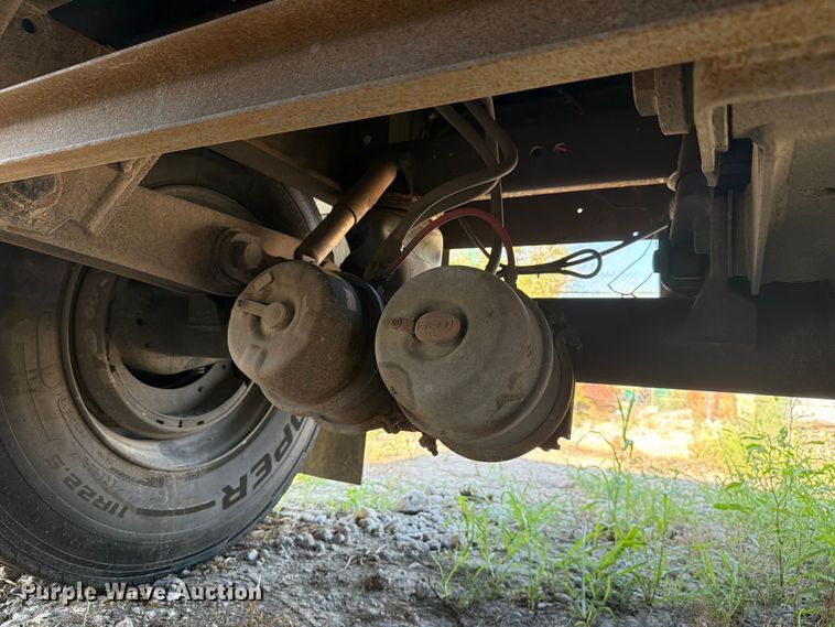 image for item DN6658 2002 Wabash flatbed trailer