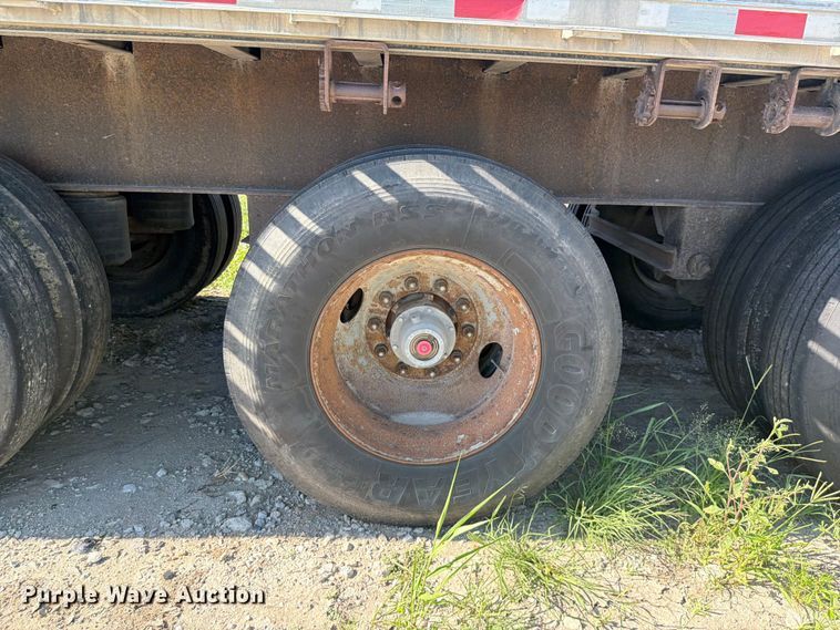 image for item DN6658 2002 Wabash flatbed trailer