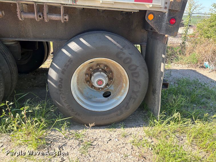 image for item DN6658 2002 Wabash flatbed trailer