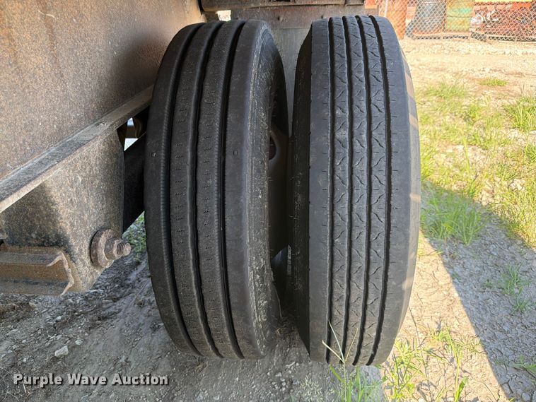 image for item DN6658 2002 Wabash flatbed trailer