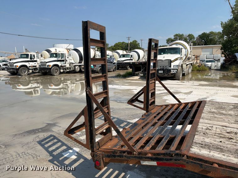 image for item DN6662 2009 PJ F8222 utility trailer