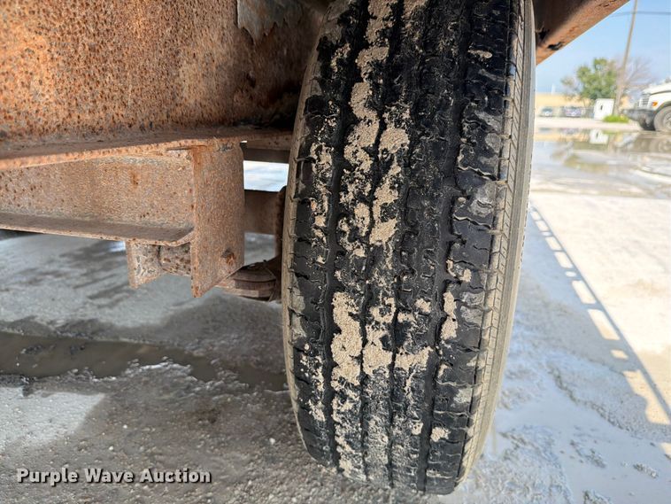 image for item DN6662 2009 PJ F8222 utility trailer