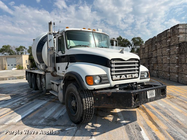 image for item DN6664 2004 Mack Granite CV713 ready mix truck