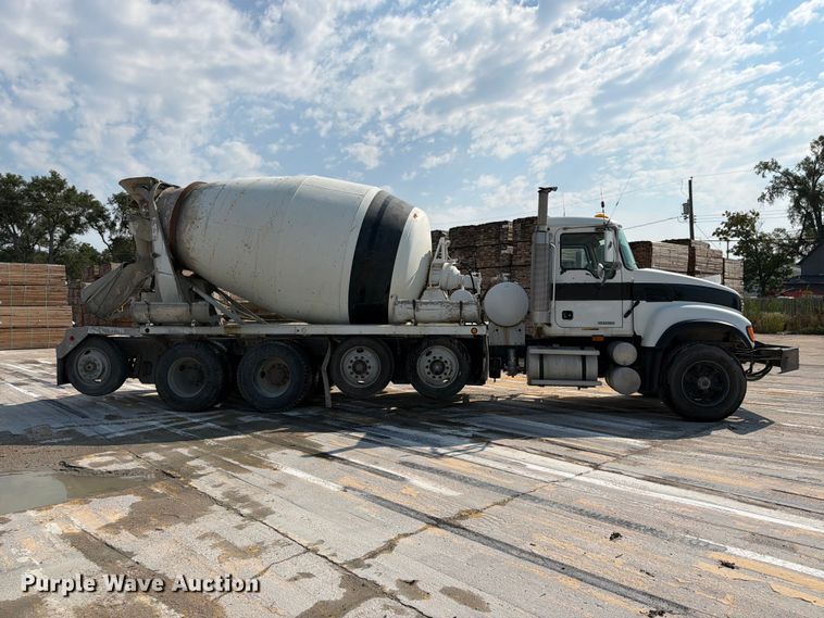 image for item DN6664 2004 Mack Granite CV713 ready mix truck