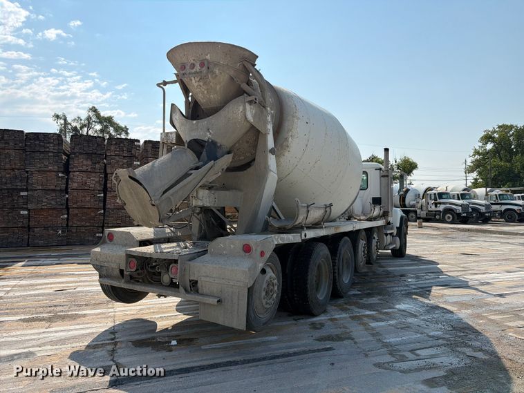 image for item DN6664 2004 Mack Granite CV713 ready mix truck
