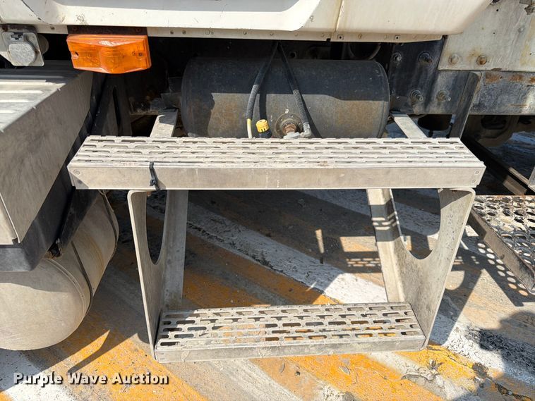 image for item DN6664 2004 Mack Granite CV713 ready mix truck