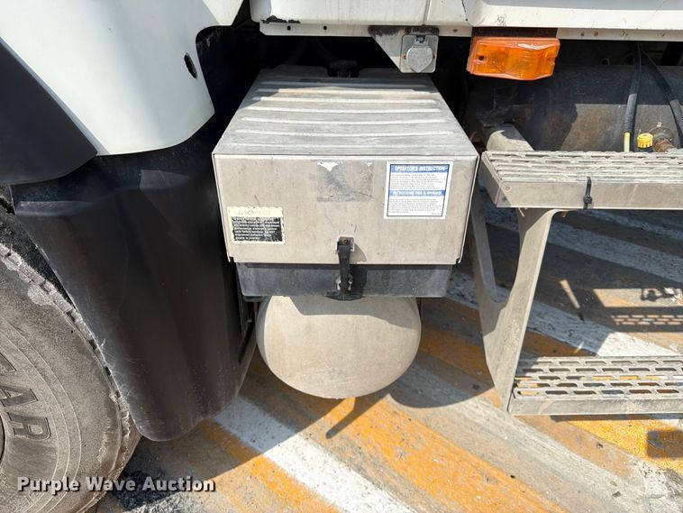 image for item DN6664 2004 Mack Granite CV713 ready mix truck