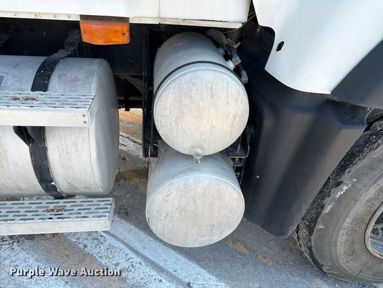 image for item DN6664 2004 Mack Granite CV713 ready mix truck