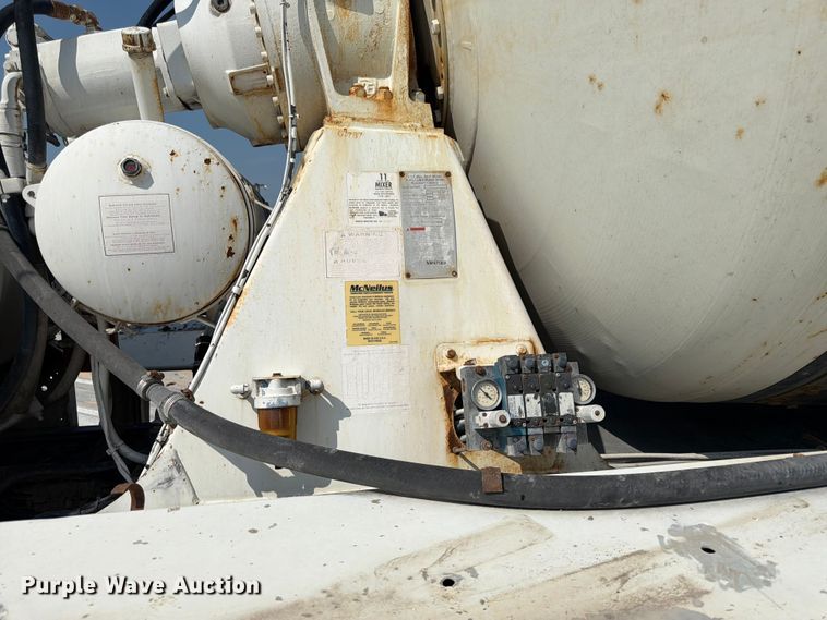 image for item DN6664 2004 Mack Granite CV713 ready mix truck