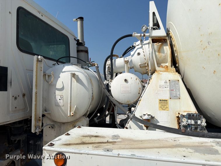 image for item DN6664 2004 Mack Granite CV713 ready mix truck
