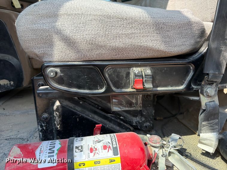 image for item DN6664 2004 Mack Granite CV713 ready mix truck