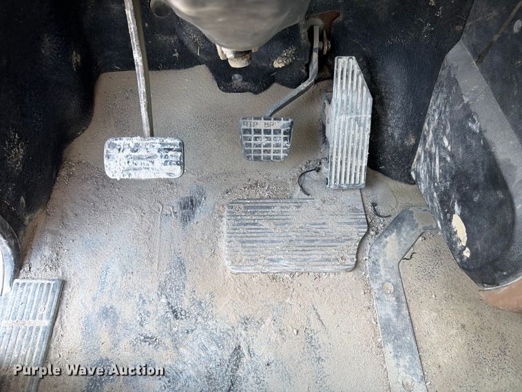 image for item DN6664 2004 Mack Granite CV713 ready mix truck