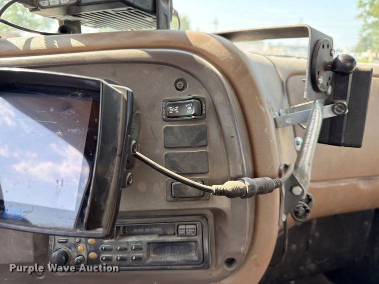 image for item DN6664 2004 Mack Granite CV713 ready mix truck