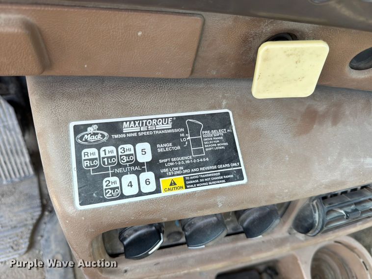 image for item DN6664 2004 Mack Granite CV713 ready mix truck