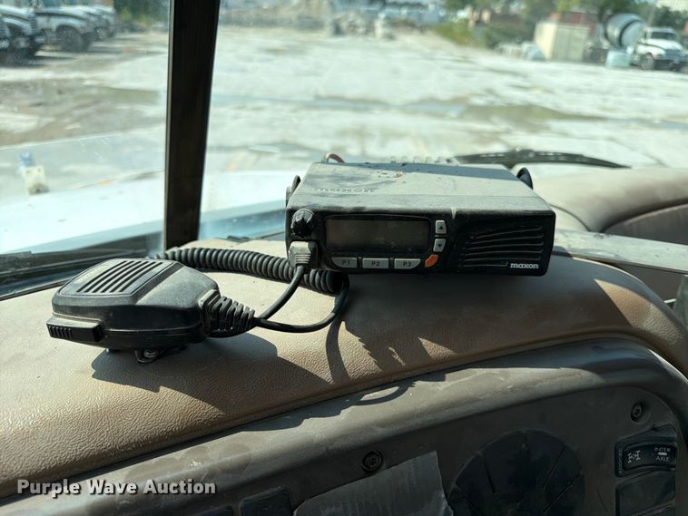 image for item DN6664 2004 Mack Granite CV713 ready mix truck