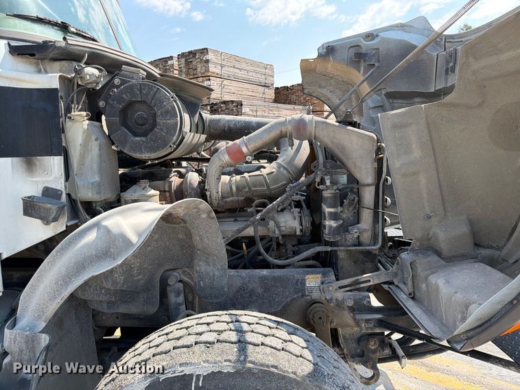image for item DN6664 2004 Mack Granite CV713 ready mix truck