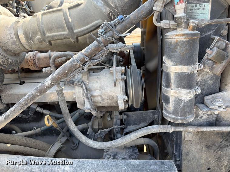 image for item DN6664 2004 Mack Granite CV713 ready mix truck