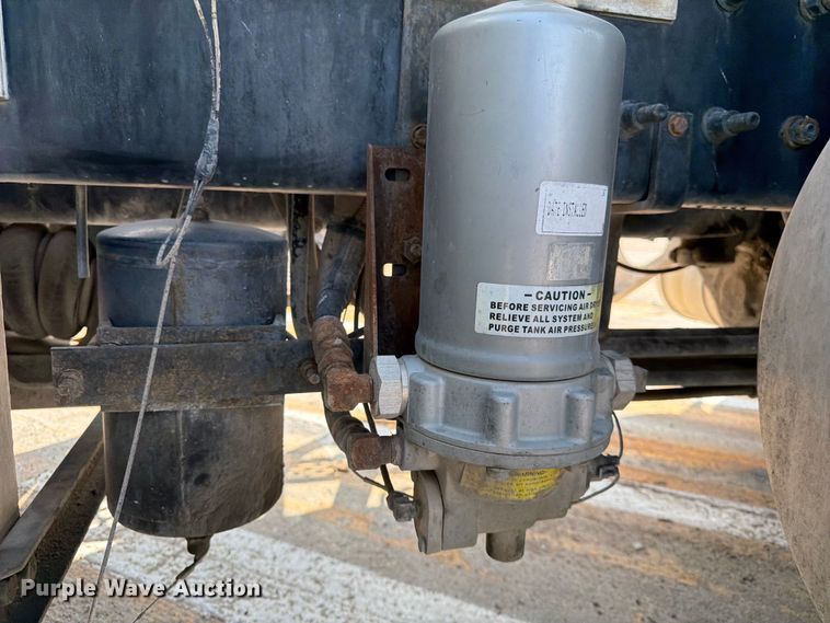 image for item DN6664 2004 Mack Granite CV713 ready mix truck