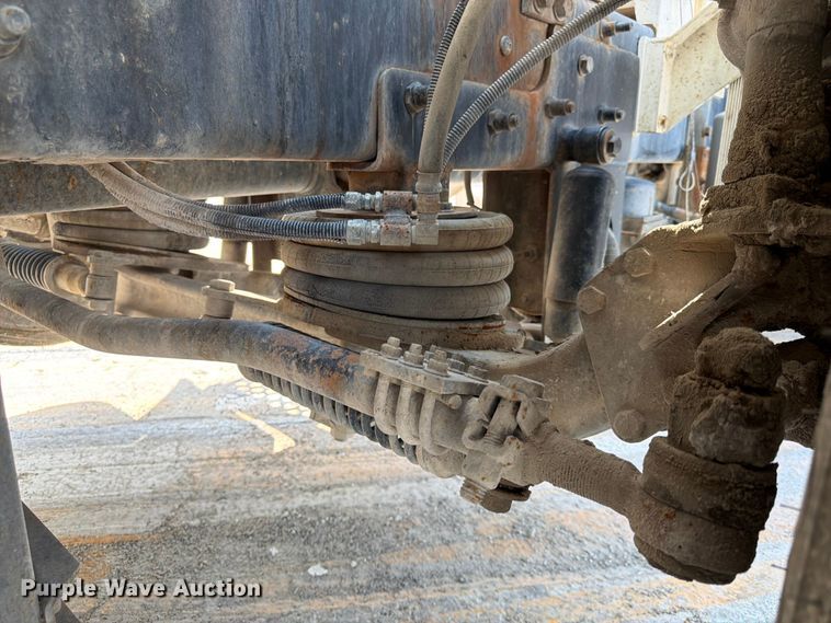 image for item DN6664 2004 Mack Granite CV713 ready mix truck