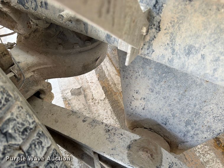 image for item DN6664 2004 Mack Granite CV713 ready mix truck