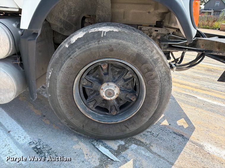 image for item DN6664 2004 Mack Granite CV713 ready mix truck