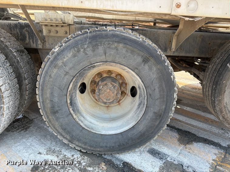 image for item DN6664 2004 Mack Granite CV713 ready mix truck